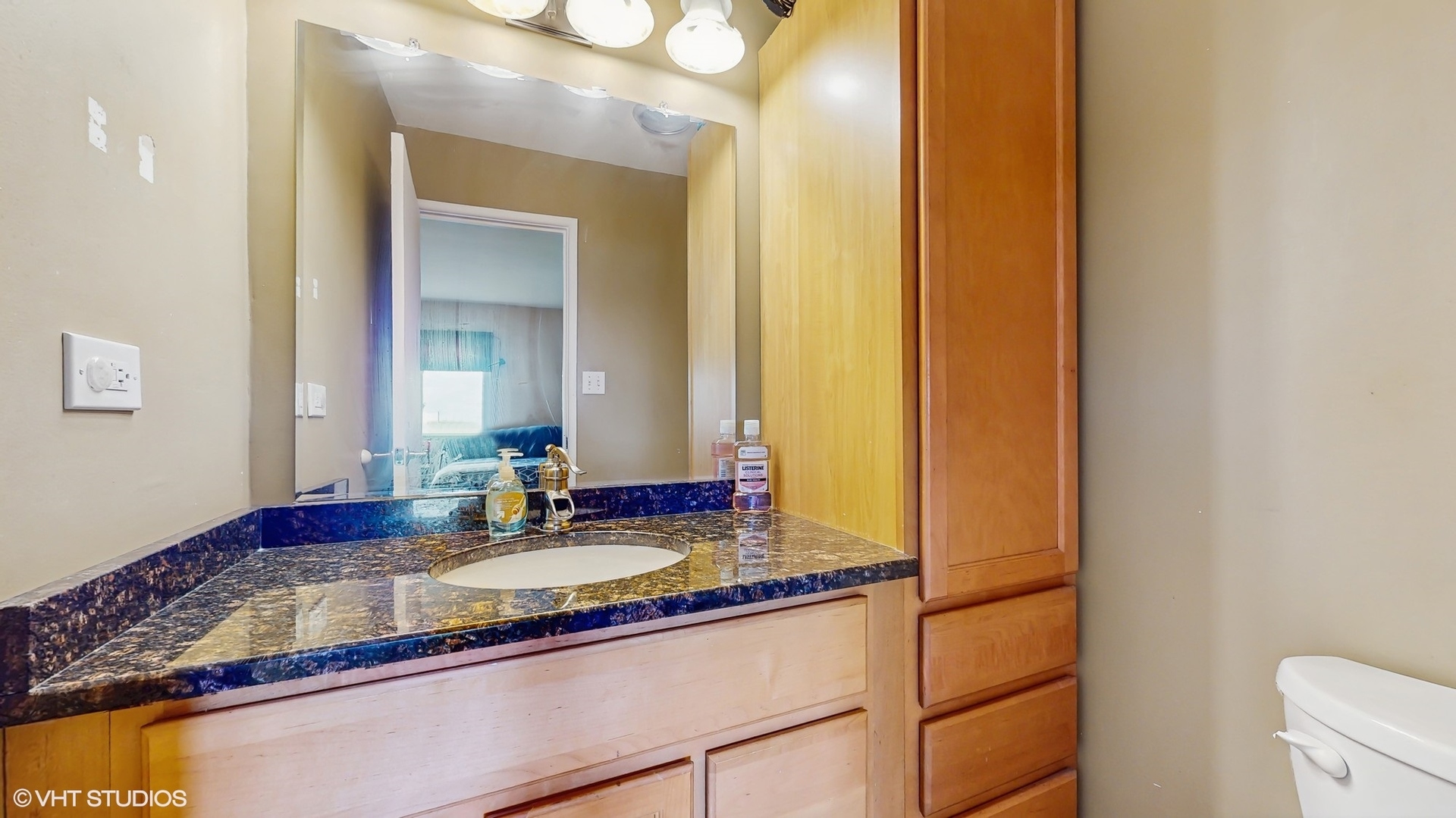 9621 S Karlov Avenue Unit: 303