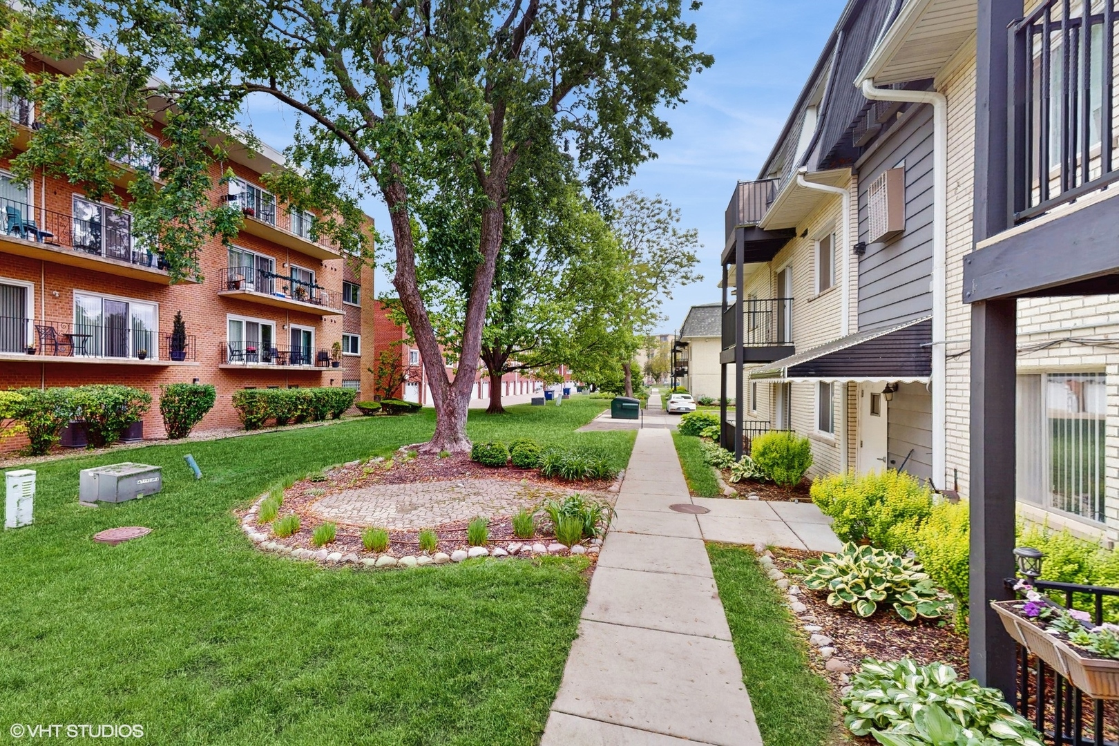 9621 S Karlov Avenue Unit: 303