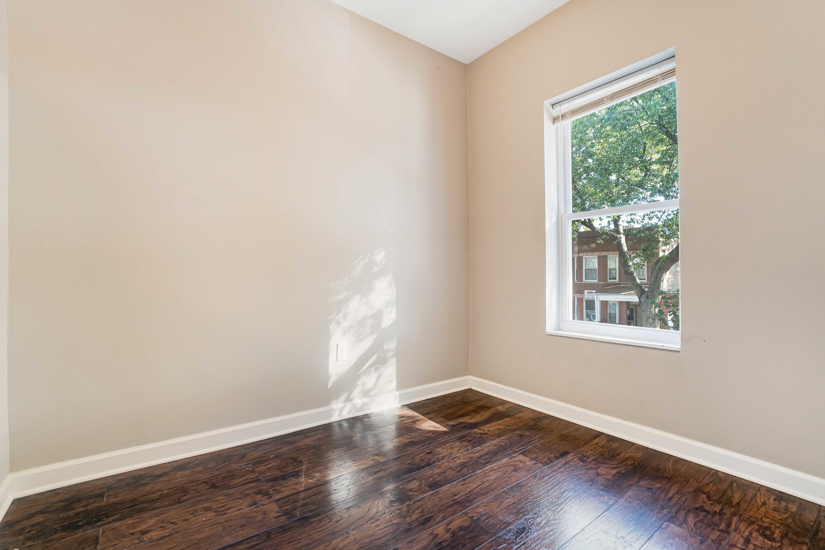 6438 S Eberhart Avenue Unit: 1