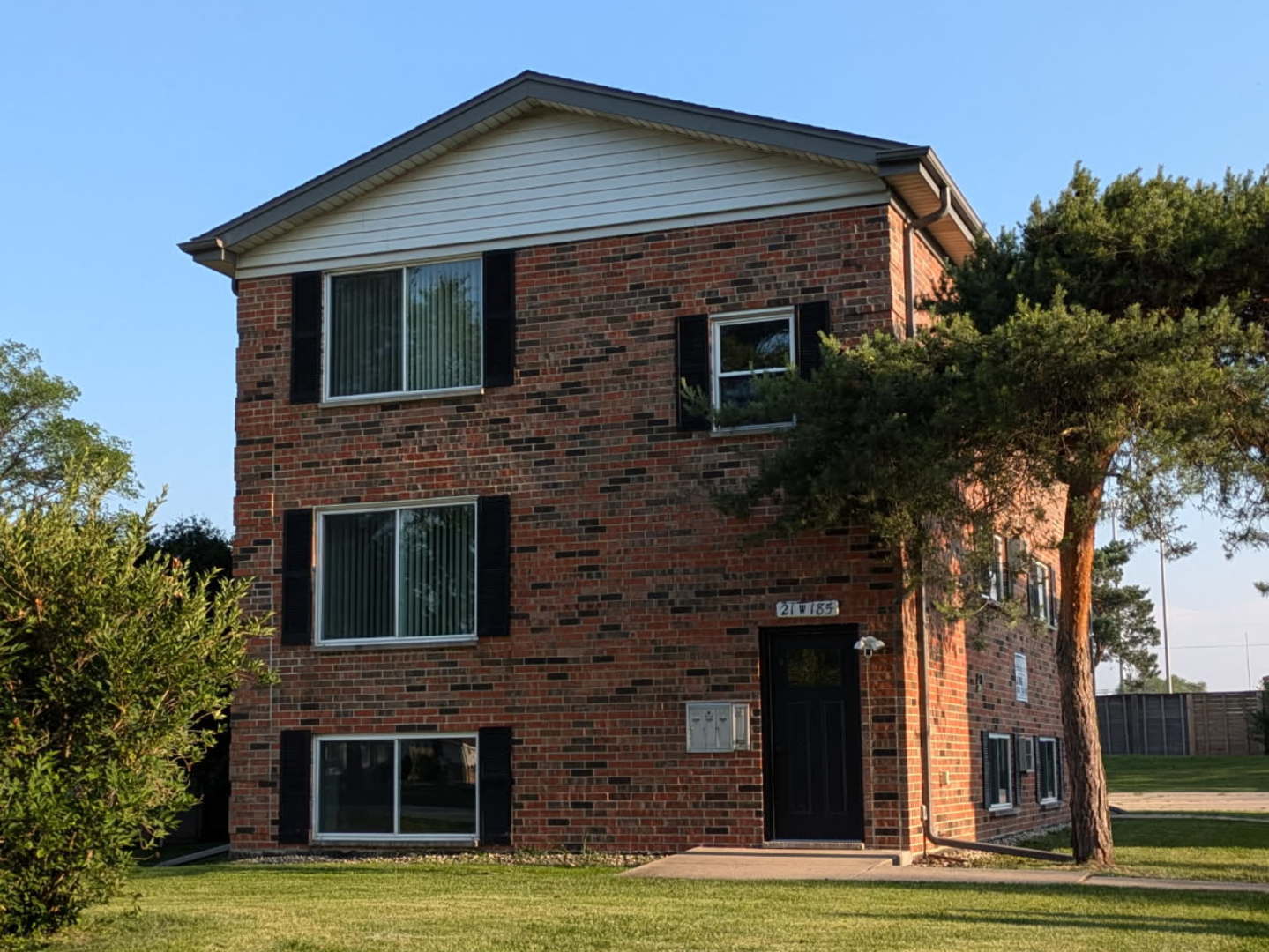 21W185 Tee Lane Unit: C