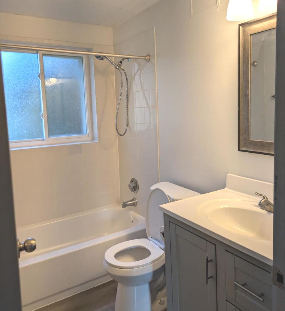 21W185 Tee Lane Unit: A