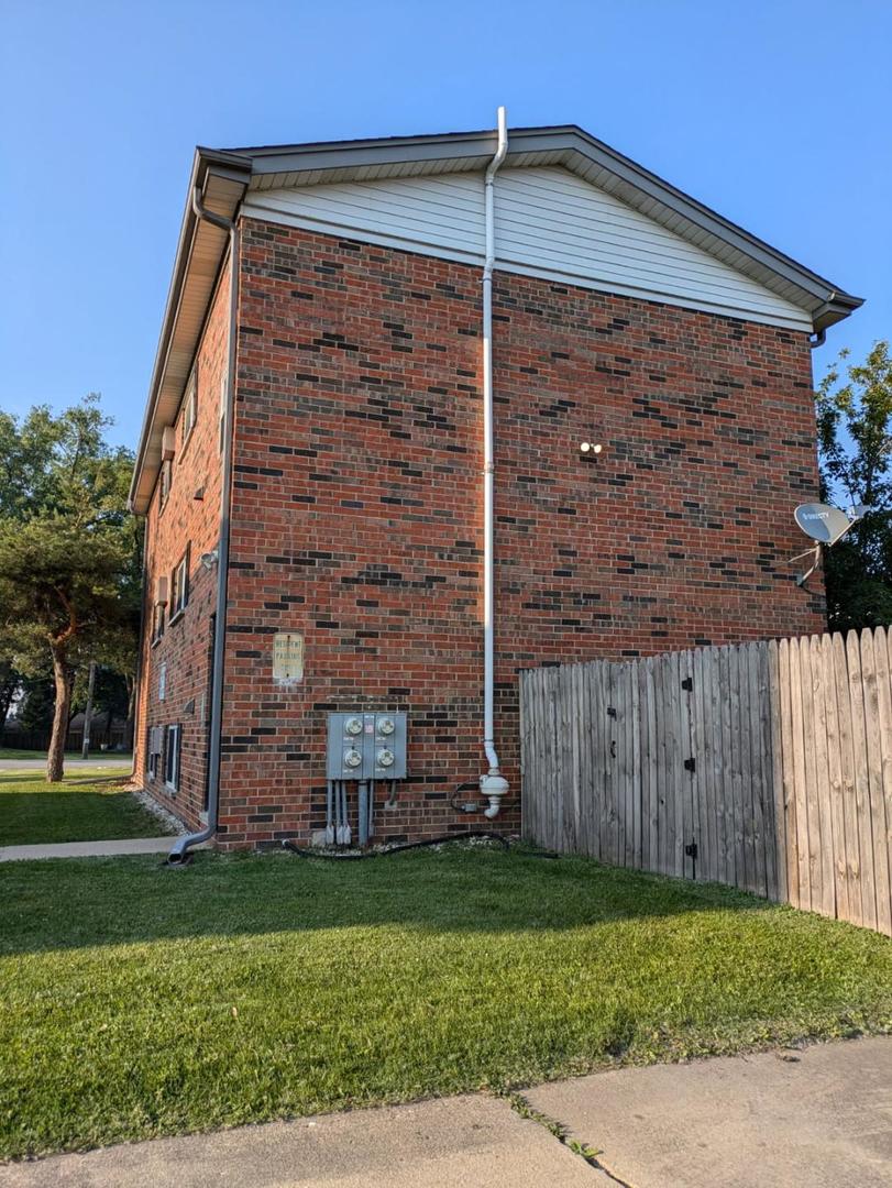 21W185 Tee Lane Unit: A