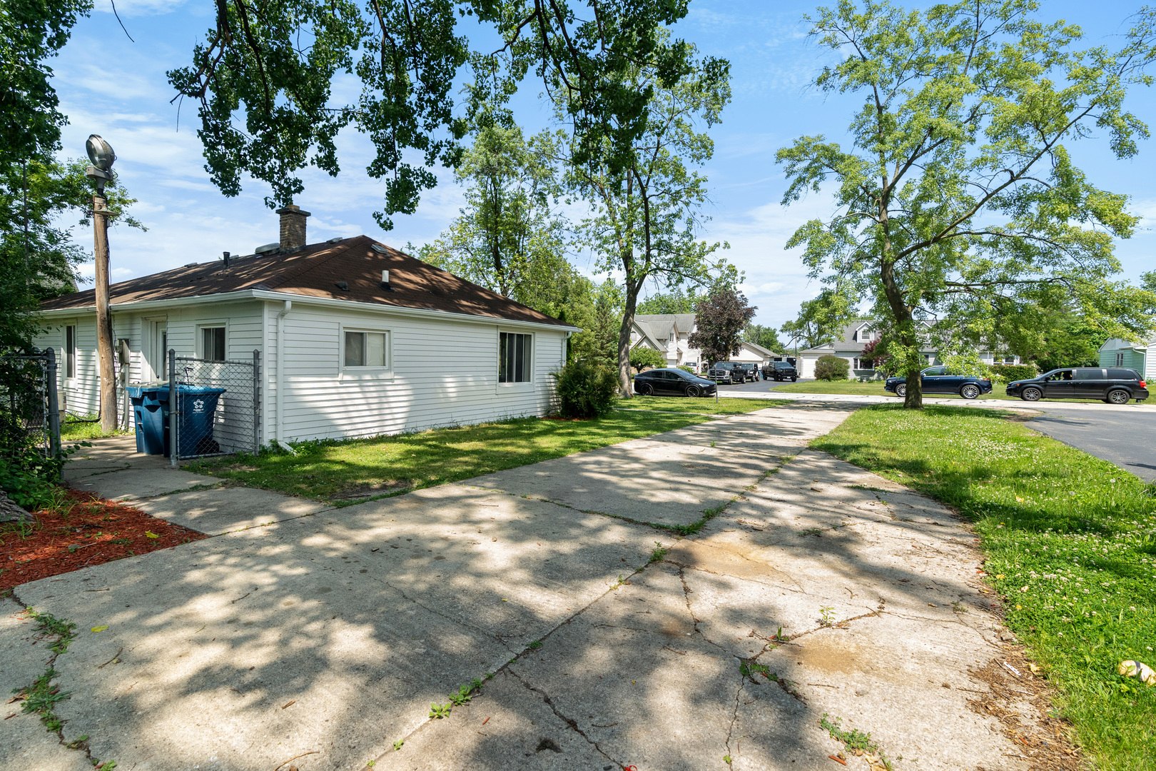 930 S CHATHAM Avenue