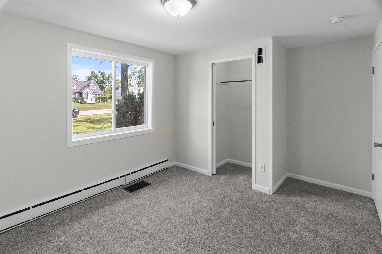 930 S CHATHAM Avenue