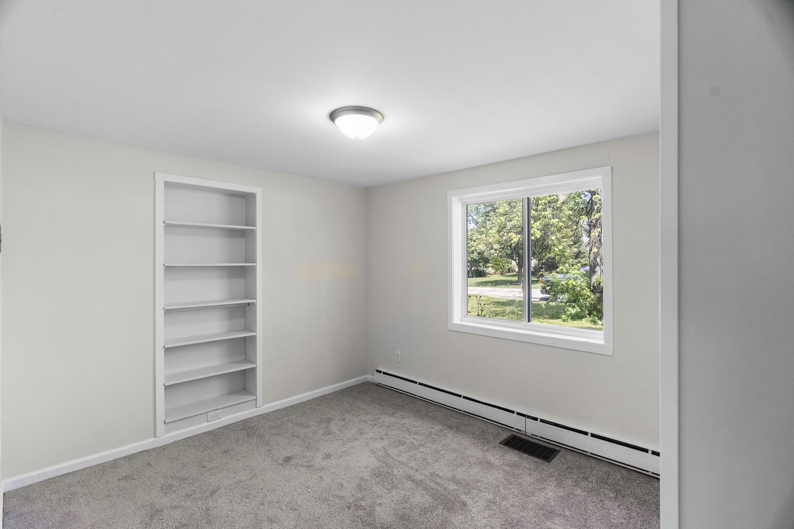 930 S CHATHAM Avenue