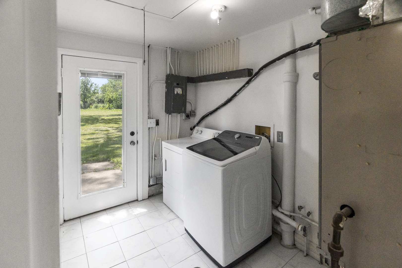 930 S CHATHAM Avenue