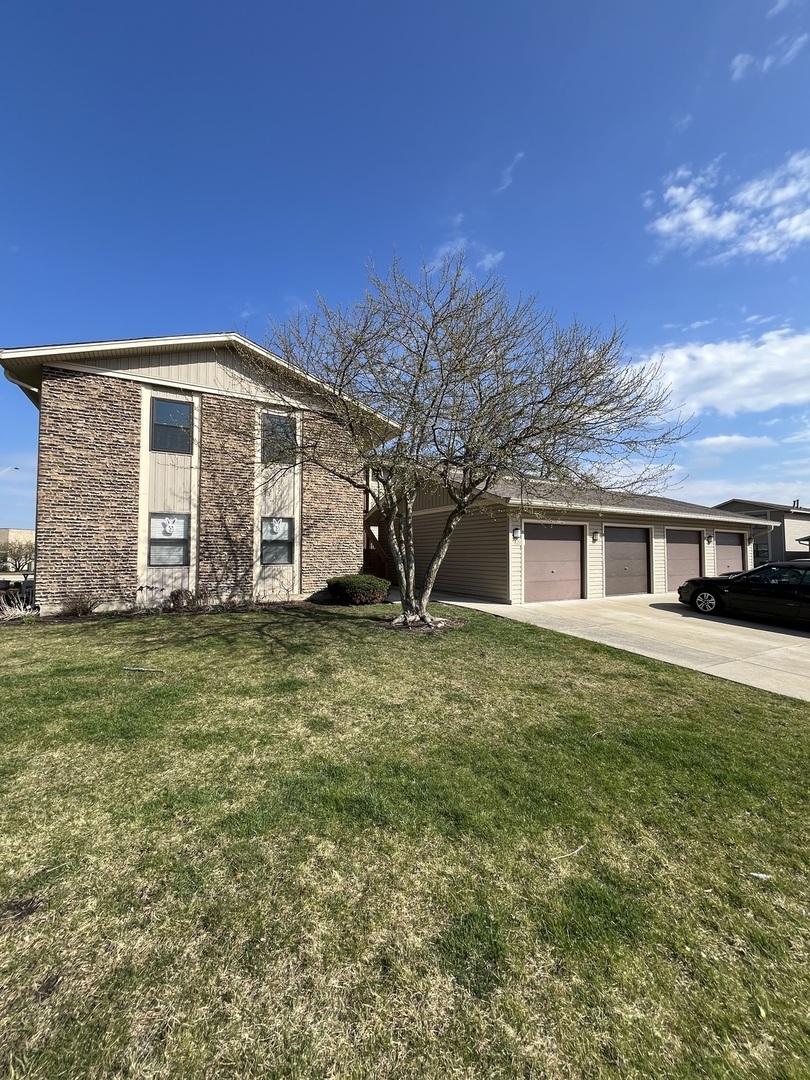 5820 Wilshire Court Unit: B