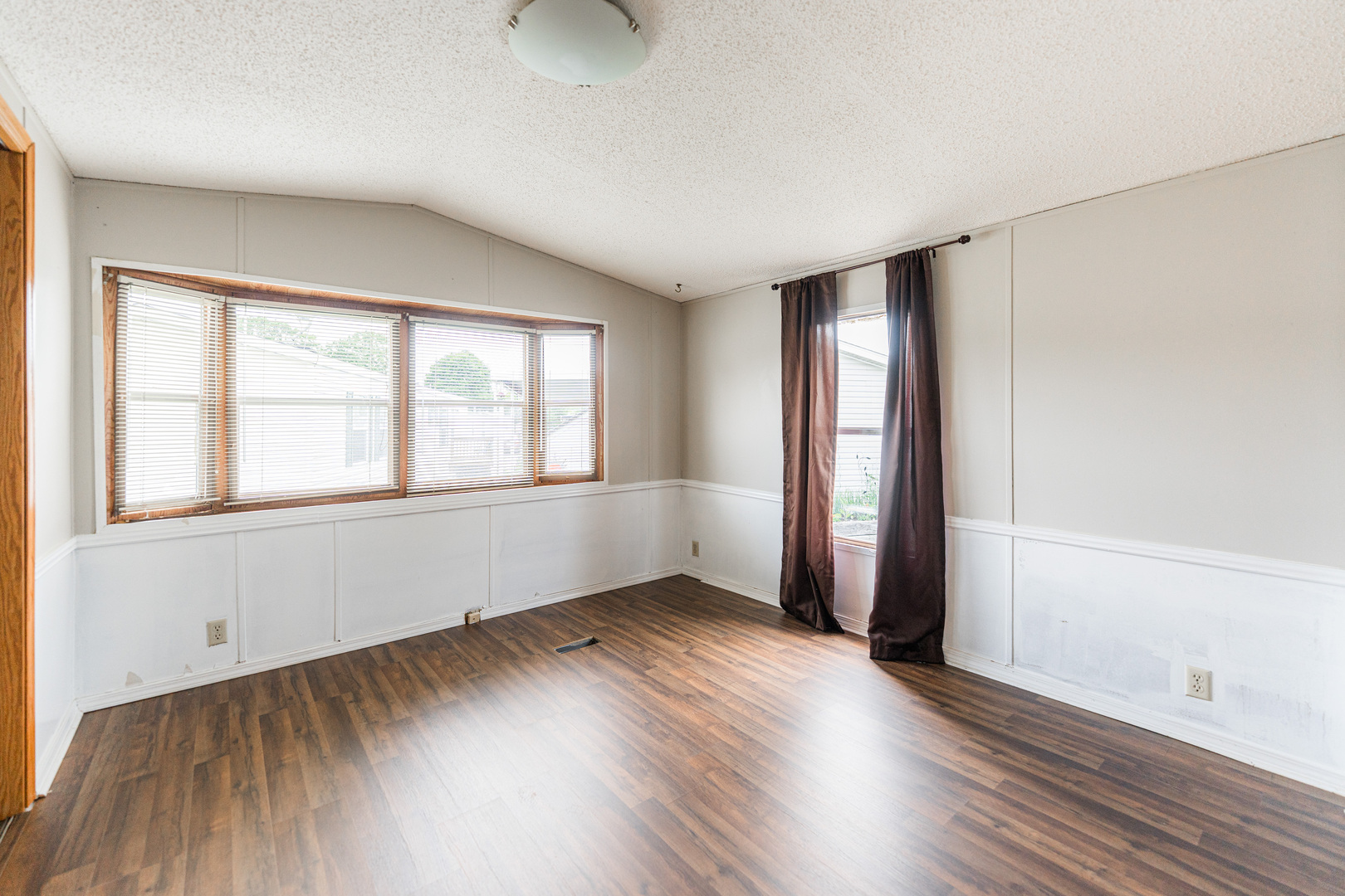 27w370 Geneva Road Unit: 43