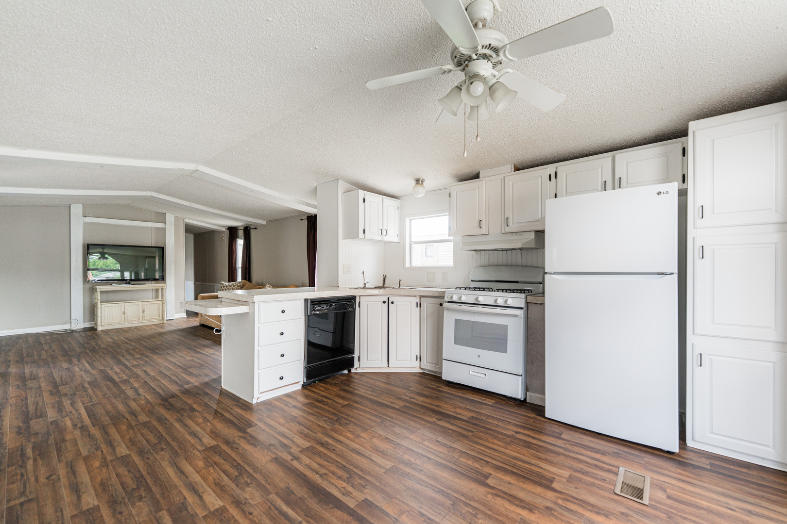 27w370 Geneva Road Unit: 43