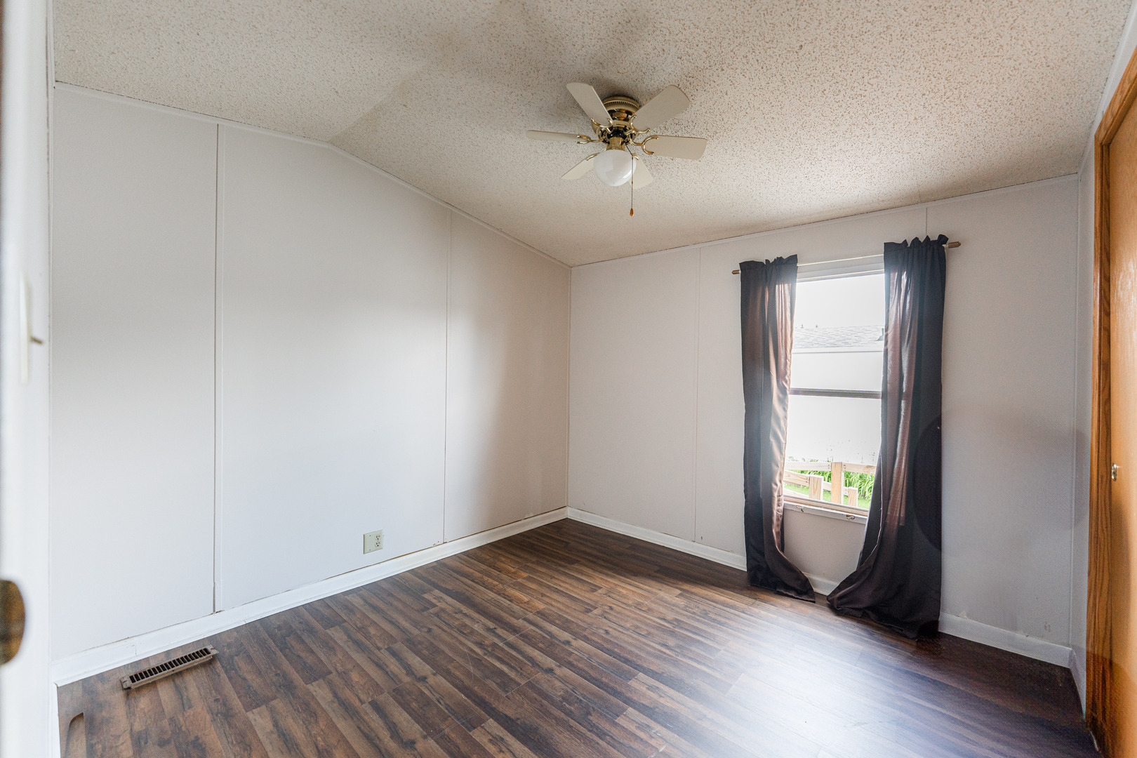 27w370 Geneva Road Unit: 43