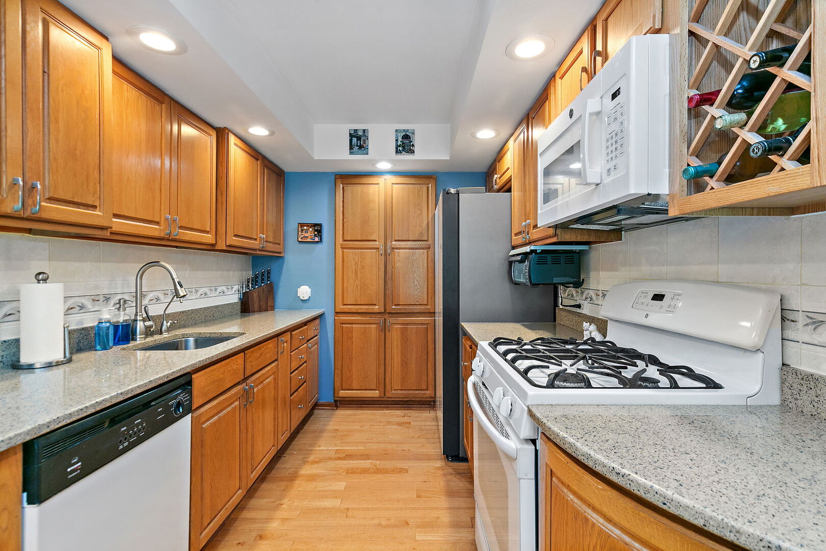 632 Bridgeview Point