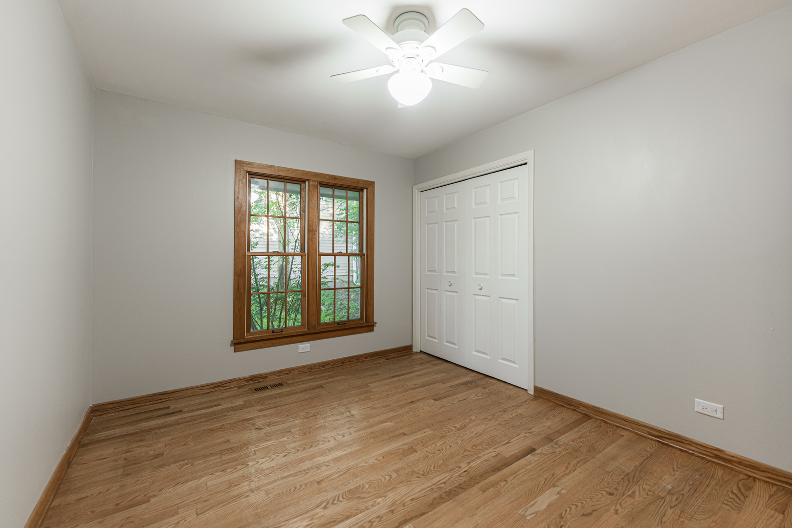 21W581 Buckingham Road