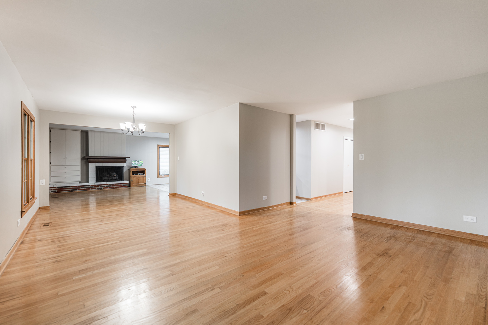 21W581 Buckingham Road