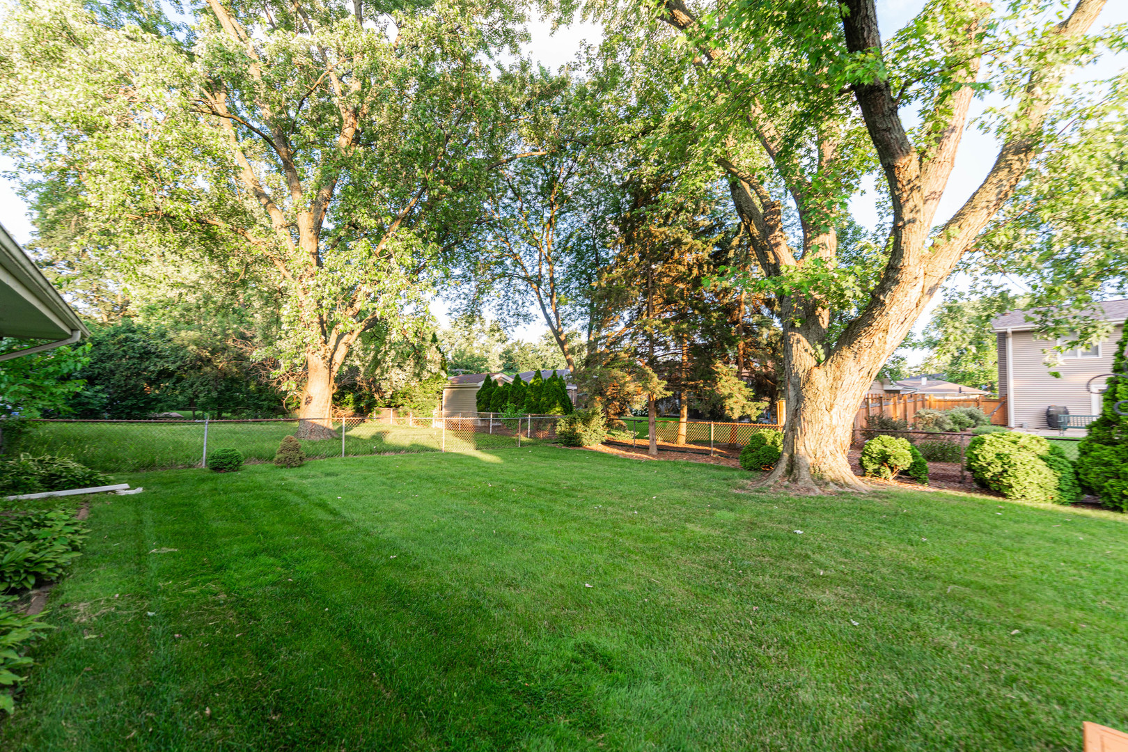 21W581 Buckingham Road