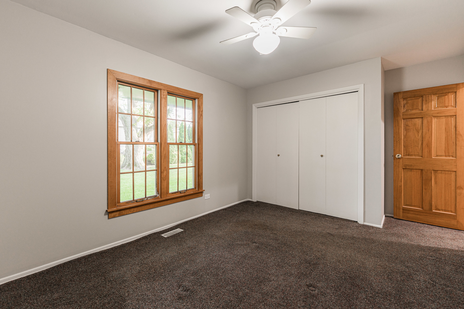 21W581 Buckingham Road