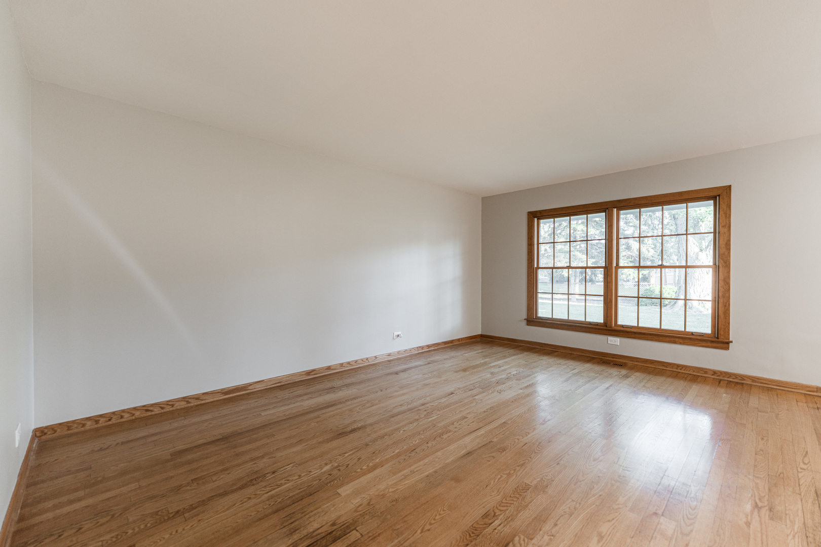 21W581 Buckingham Road