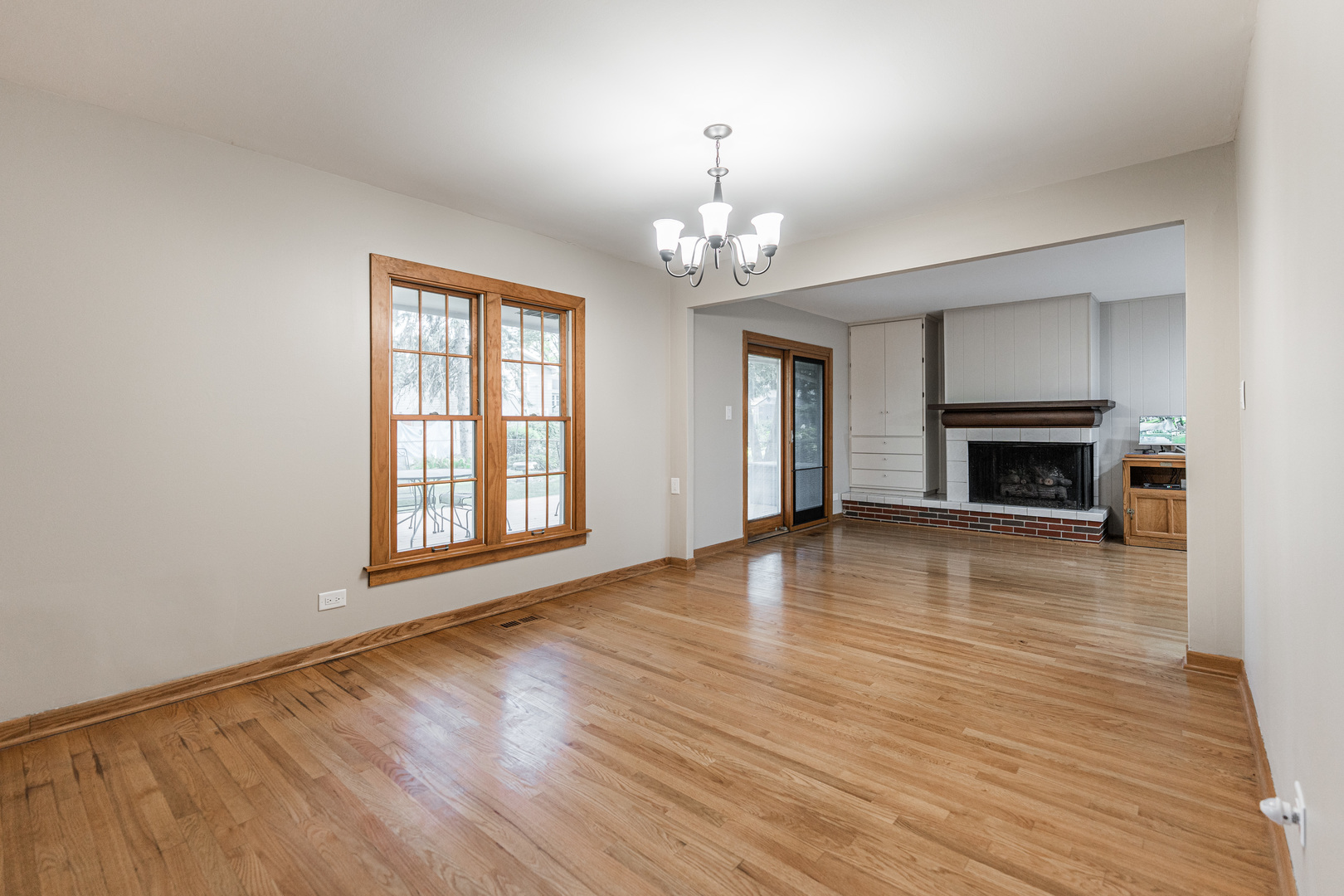 21W581 Buckingham Road