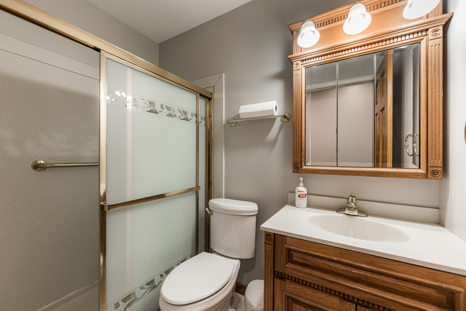 21W581 Buckingham Road