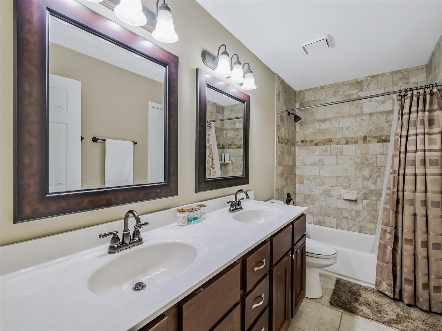 282 E Shag Bark Lane