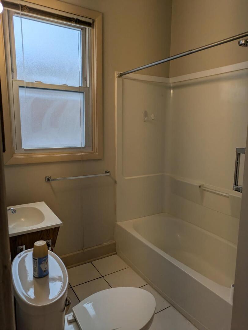 328 W Saint Charles Road