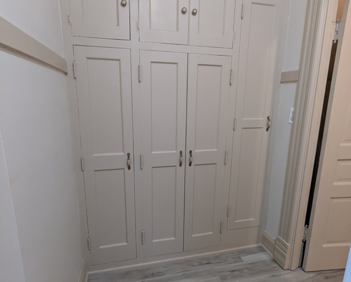 328 W Saint Charles Road