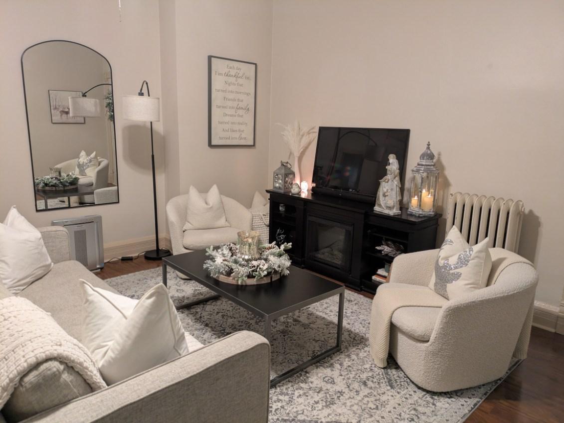 328 W Saint Charles Road