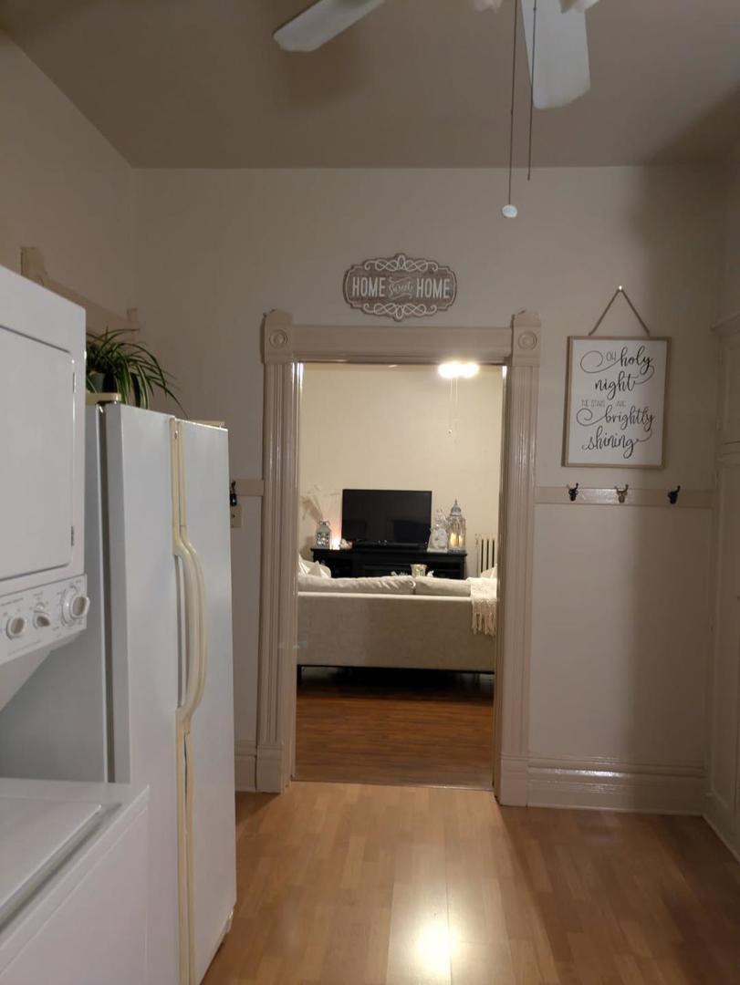 328 W Saint Charles Road