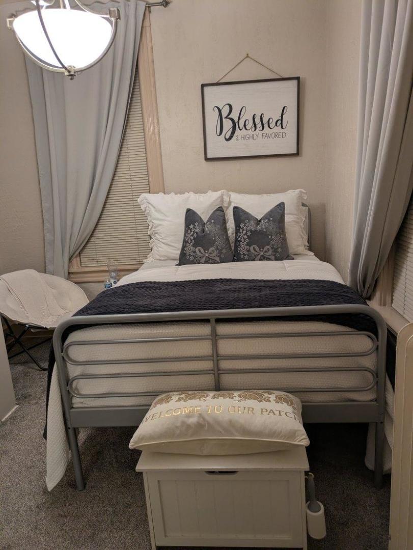 328 W Saint Charles Road