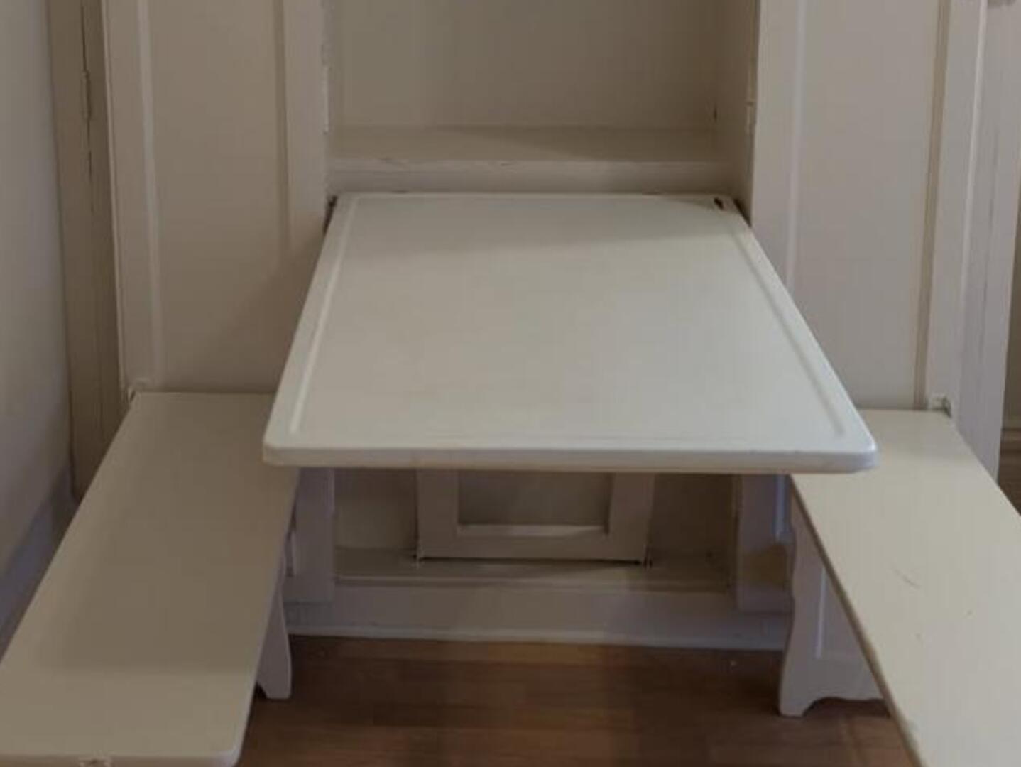 328 W Saint Charles Road