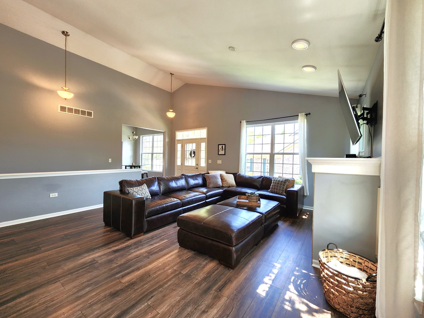 982 Oak Ridge Boulevard