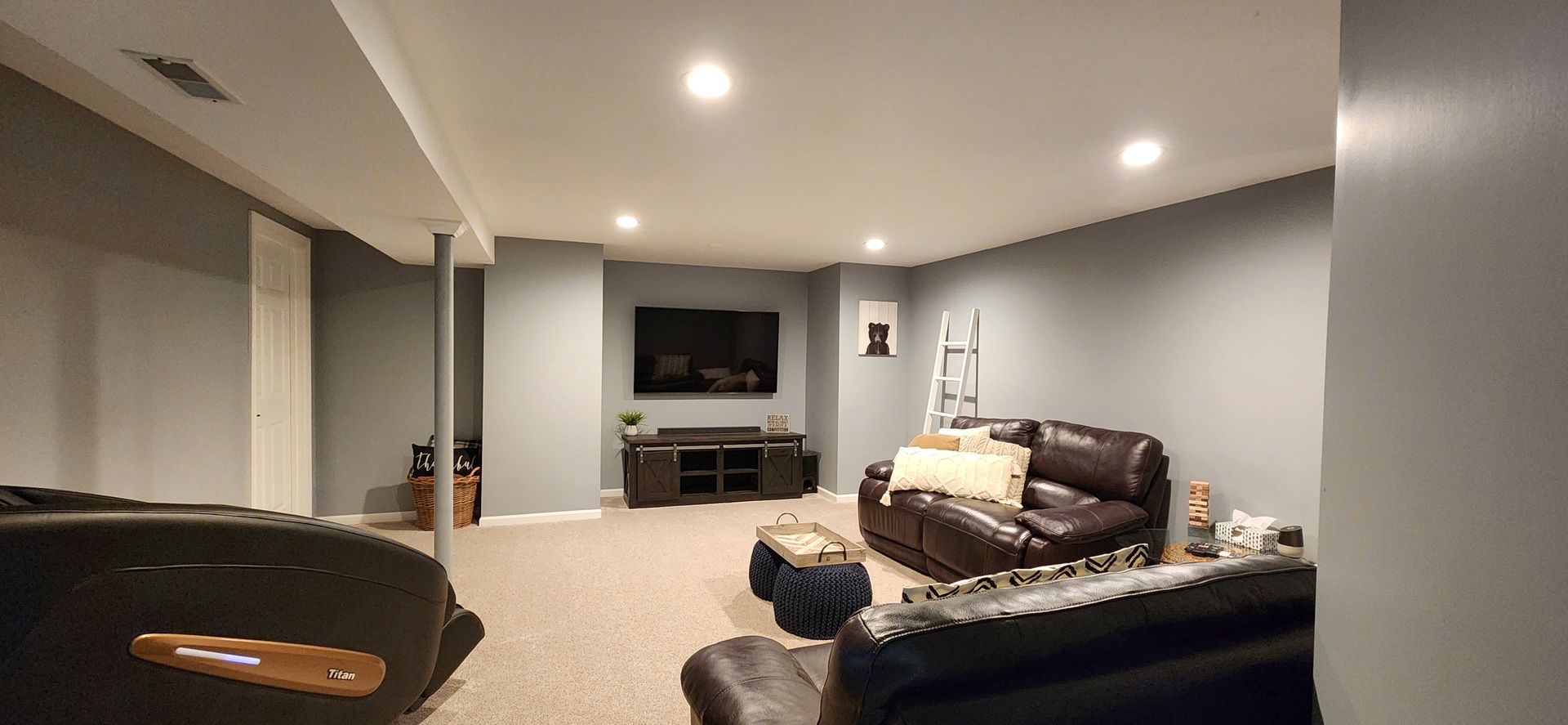 982 Oak Ridge Boulevard