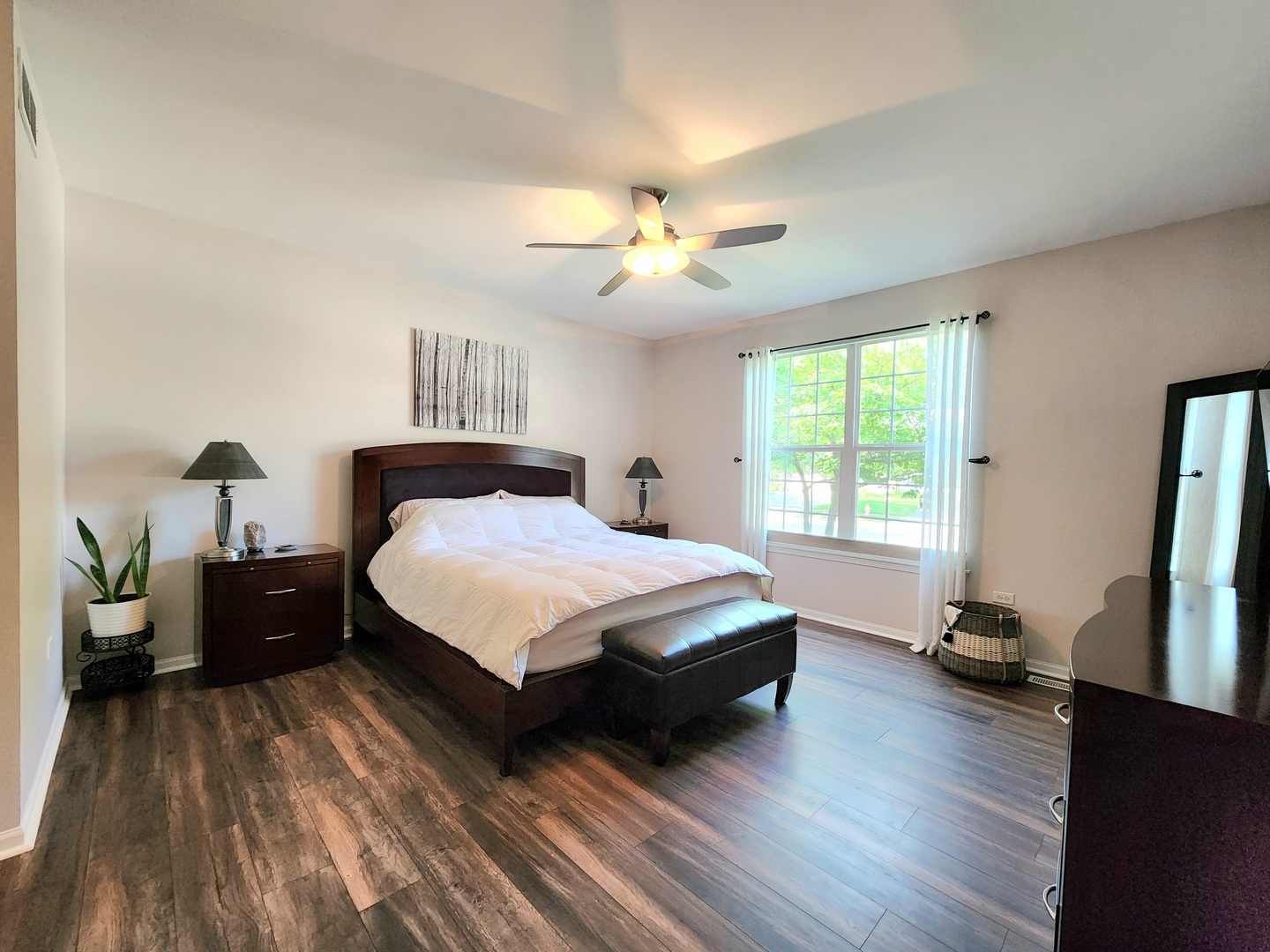 982 Oak Ridge Boulevard