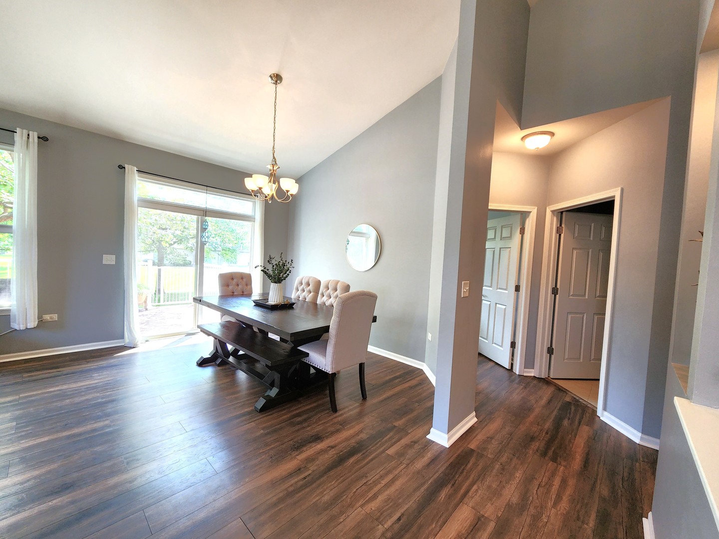 982 Oak Ridge Boulevard