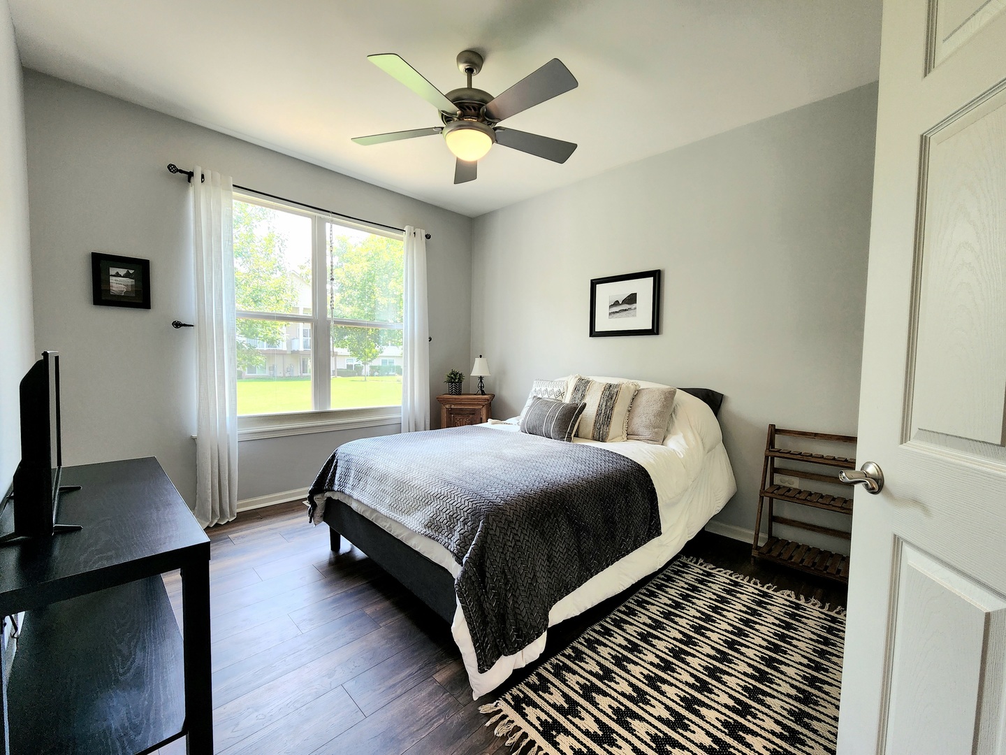 982 Oak Ridge Boulevard