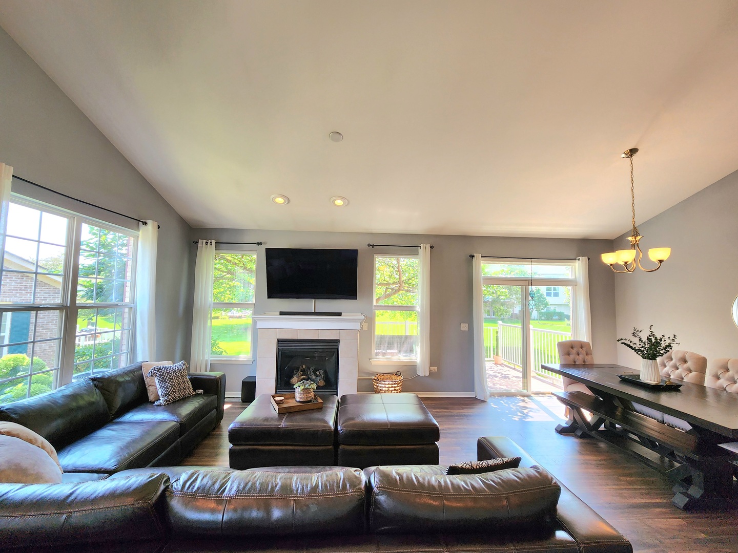 982 Oak Ridge Boulevard