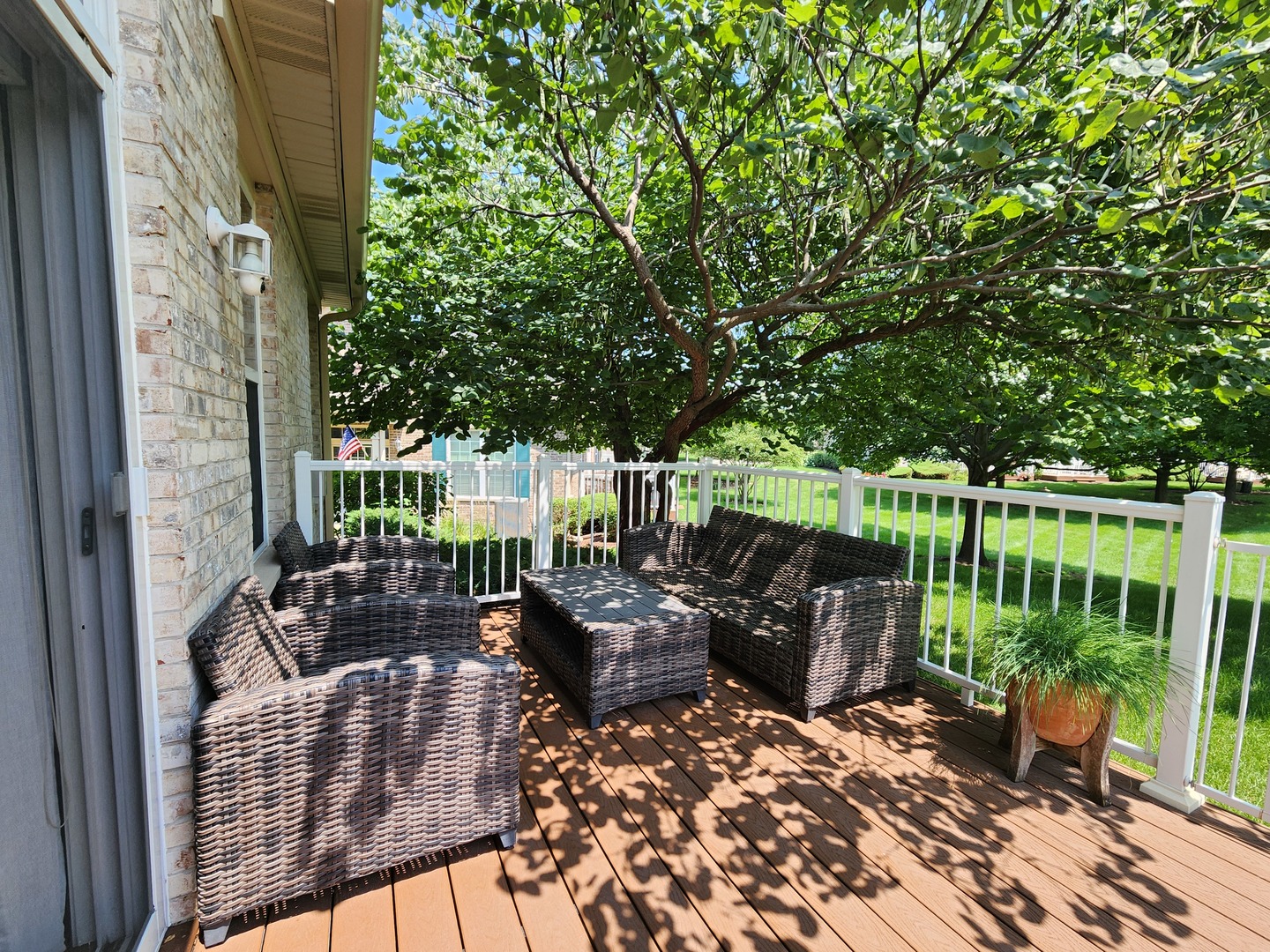 982 Oak Ridge Boulevard