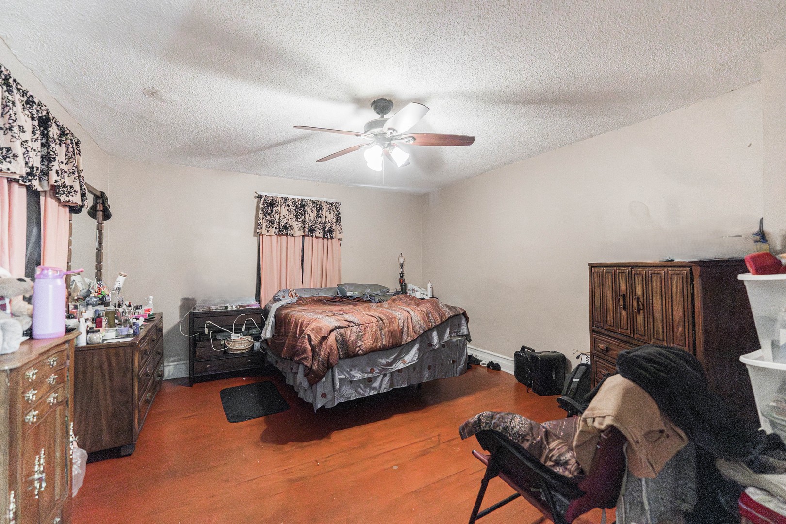 356-358 N SPRING Street