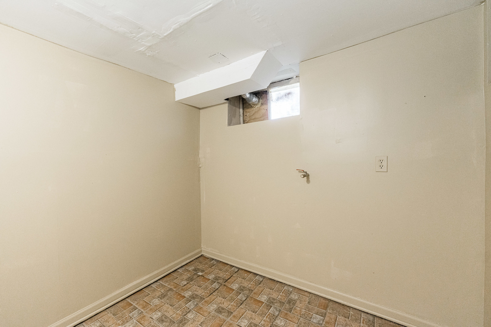 356-358 N SPRING Street