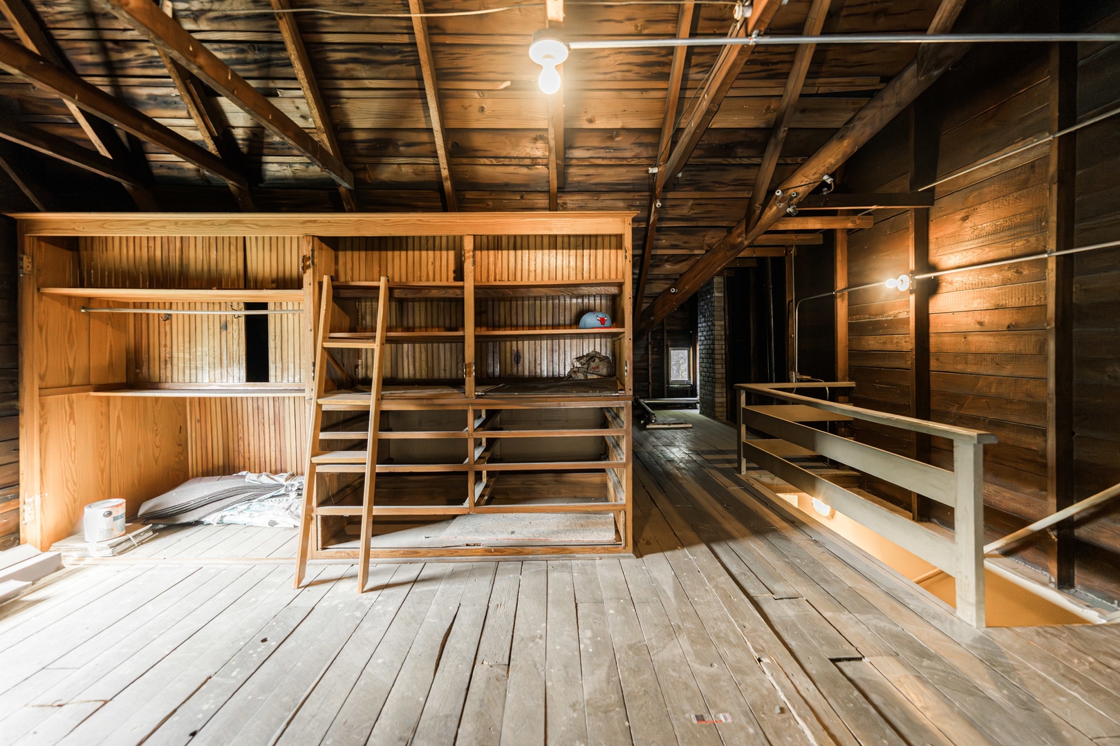 356-358 N SPRING Street