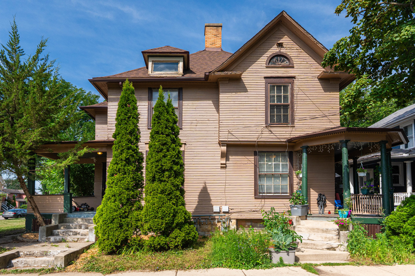 356-358 N SPRING Street