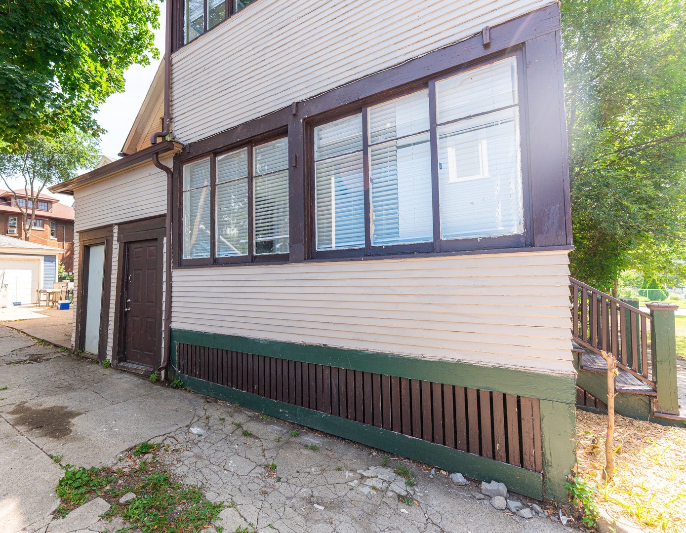 356-358 N SPRING Street