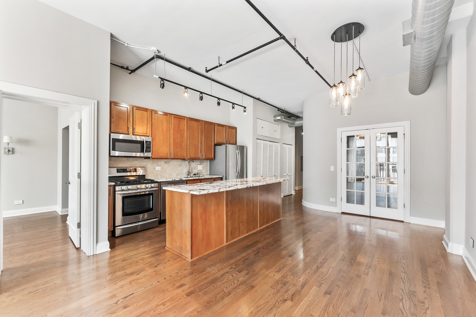 1000 W ADAMS Street Unit: 703