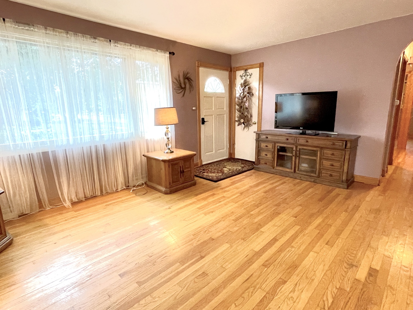 1214 N crabtree Lane