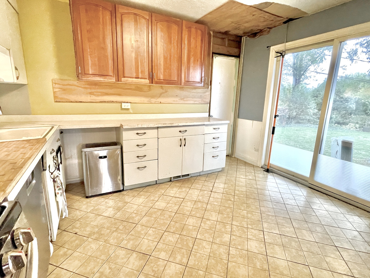 1214 N crabtree Lane