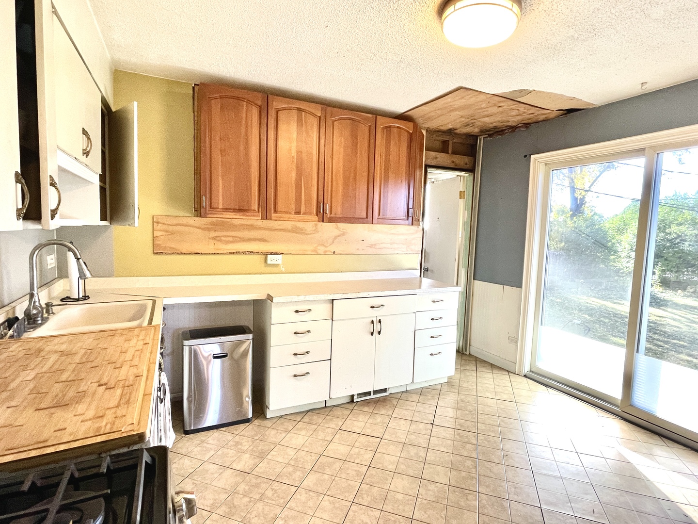 1214 N crabtree Lane