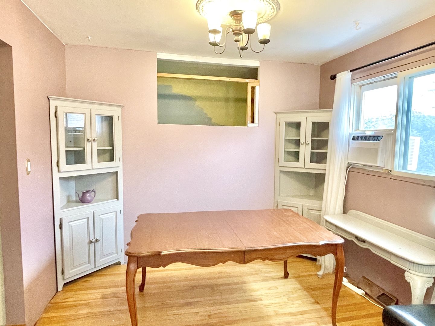 1214 N crabtree Lane