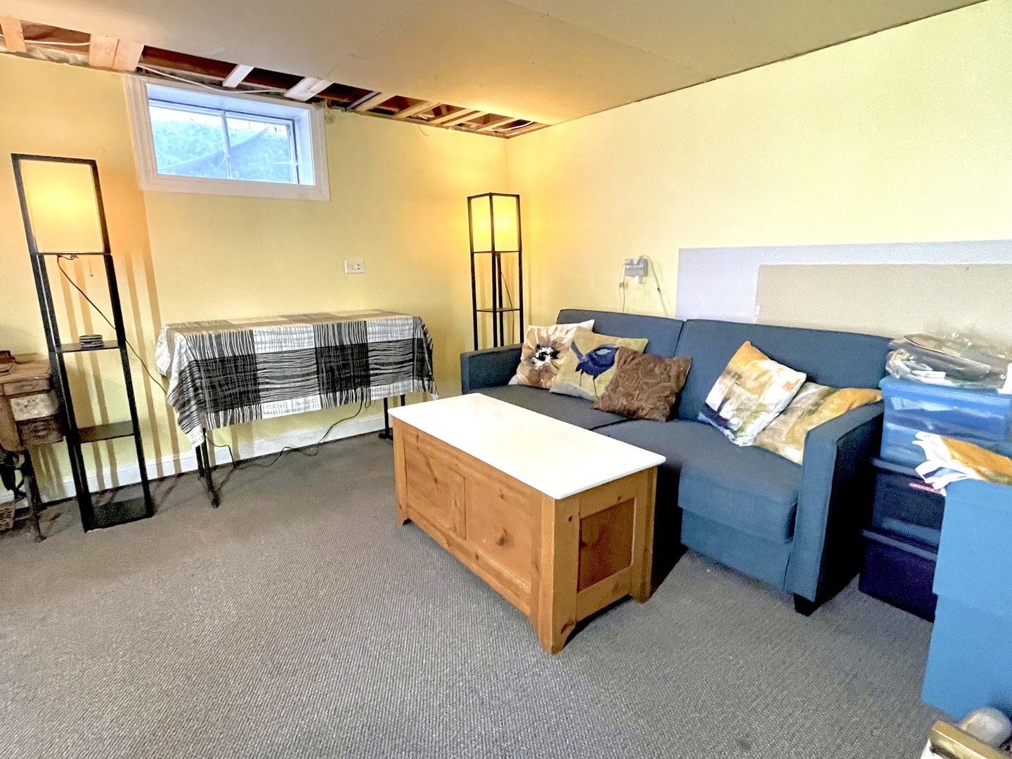 1214 N crabtree Lane