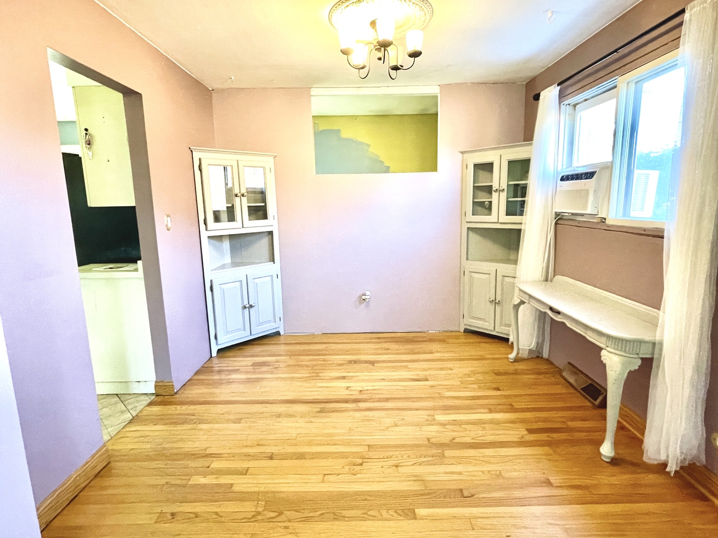 1214 N crabtree Lane