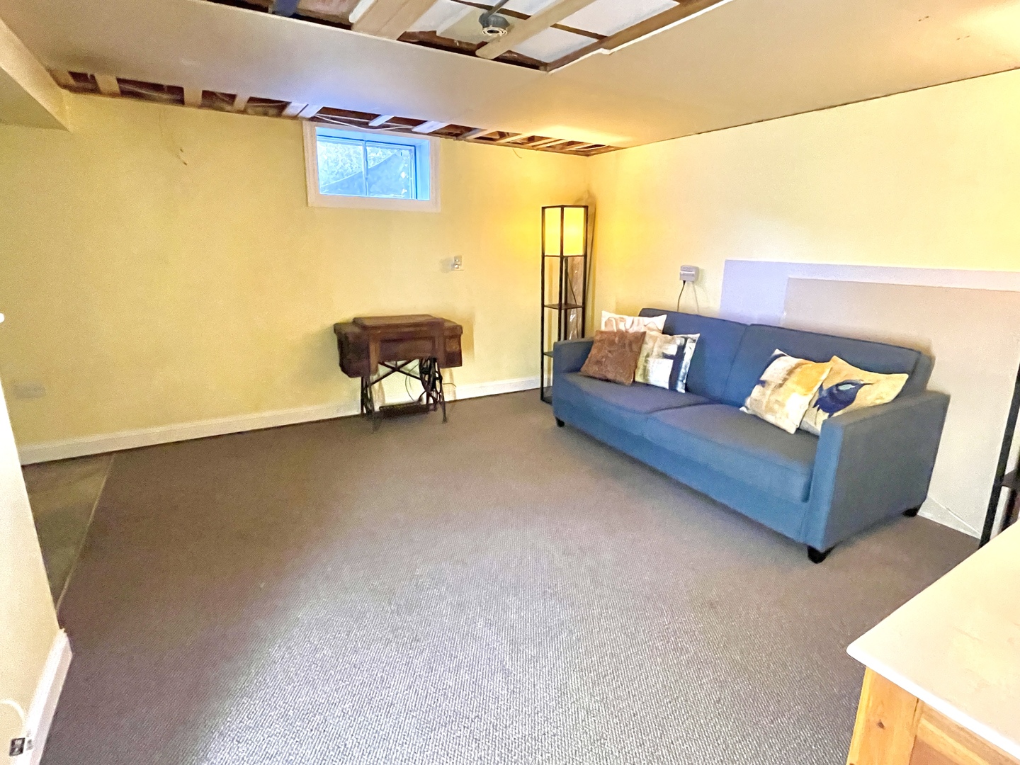 1214 N crabtree Lane