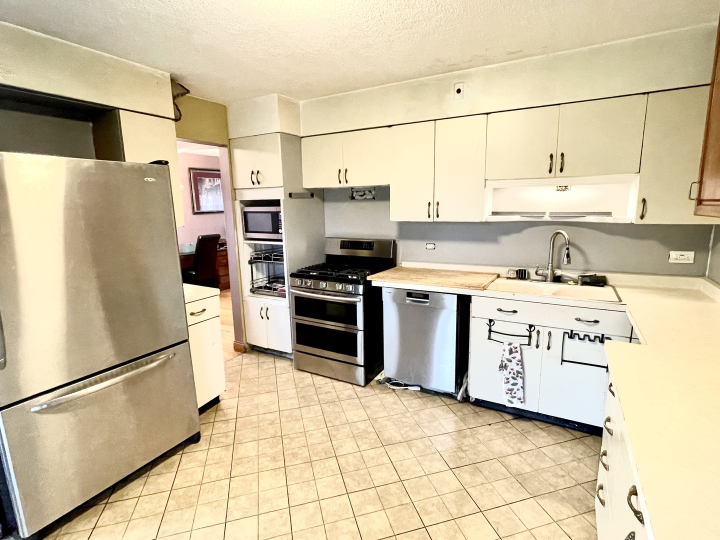 1214 N crabtree Lane